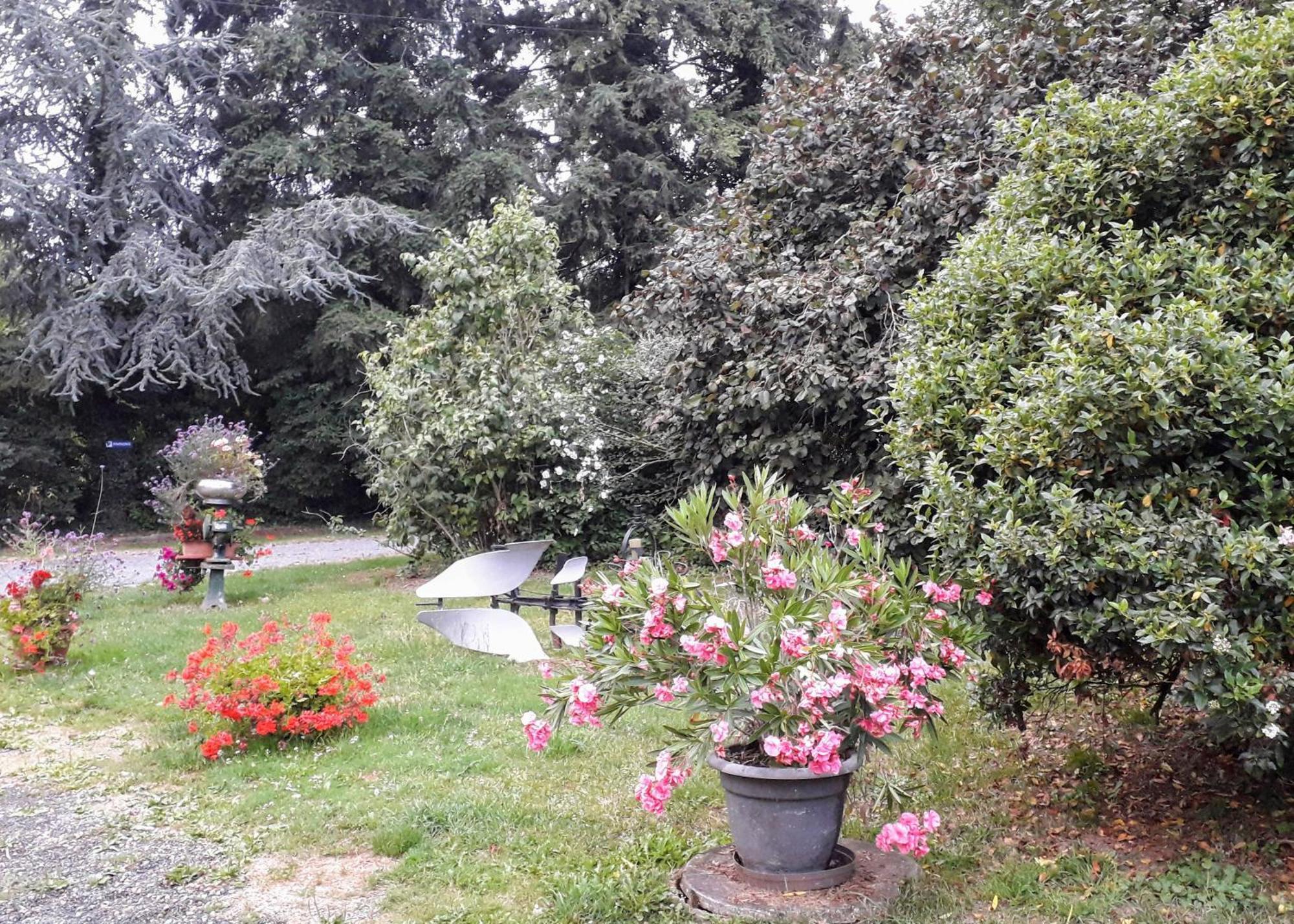 La Ferme Des Tertres La Chapelle-pres-Sees Exterior foto